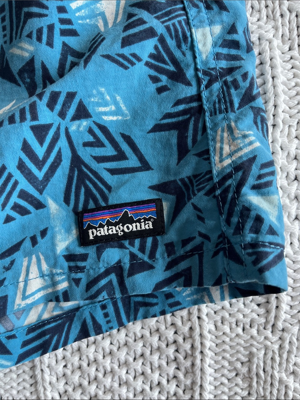 Patagonia® Worn Wear W's Baggies™ Shorts in Azure Geometric Aztec - 5" Sz S - Picture 7 of 12